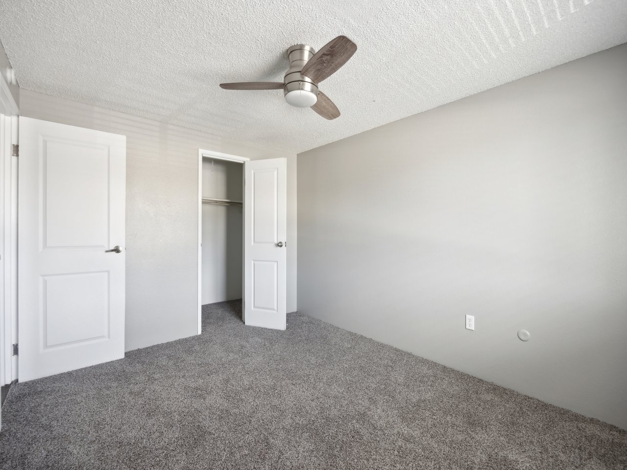 Newport Square Apartments Image 46