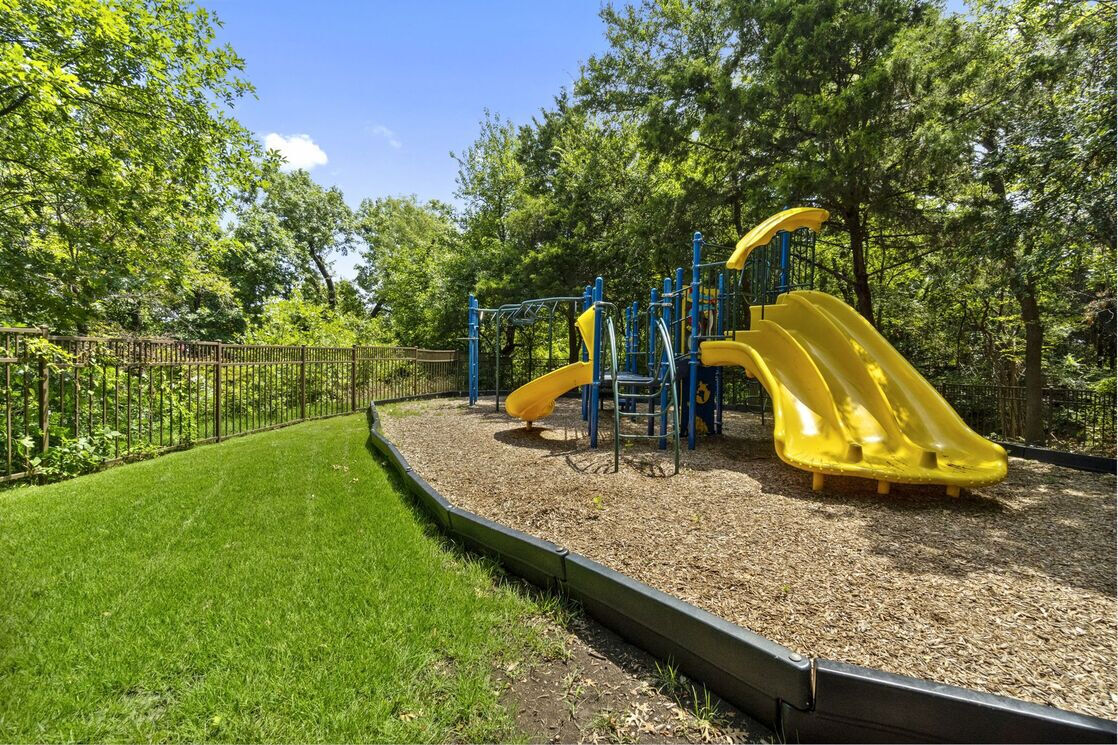 Larkin Apartment Homes Image 12