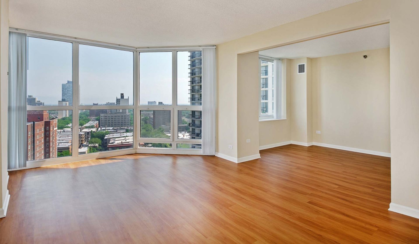 Hyde Park Tower Apartments Image 5