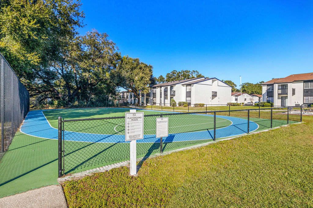 Brandon Oaks Image 20