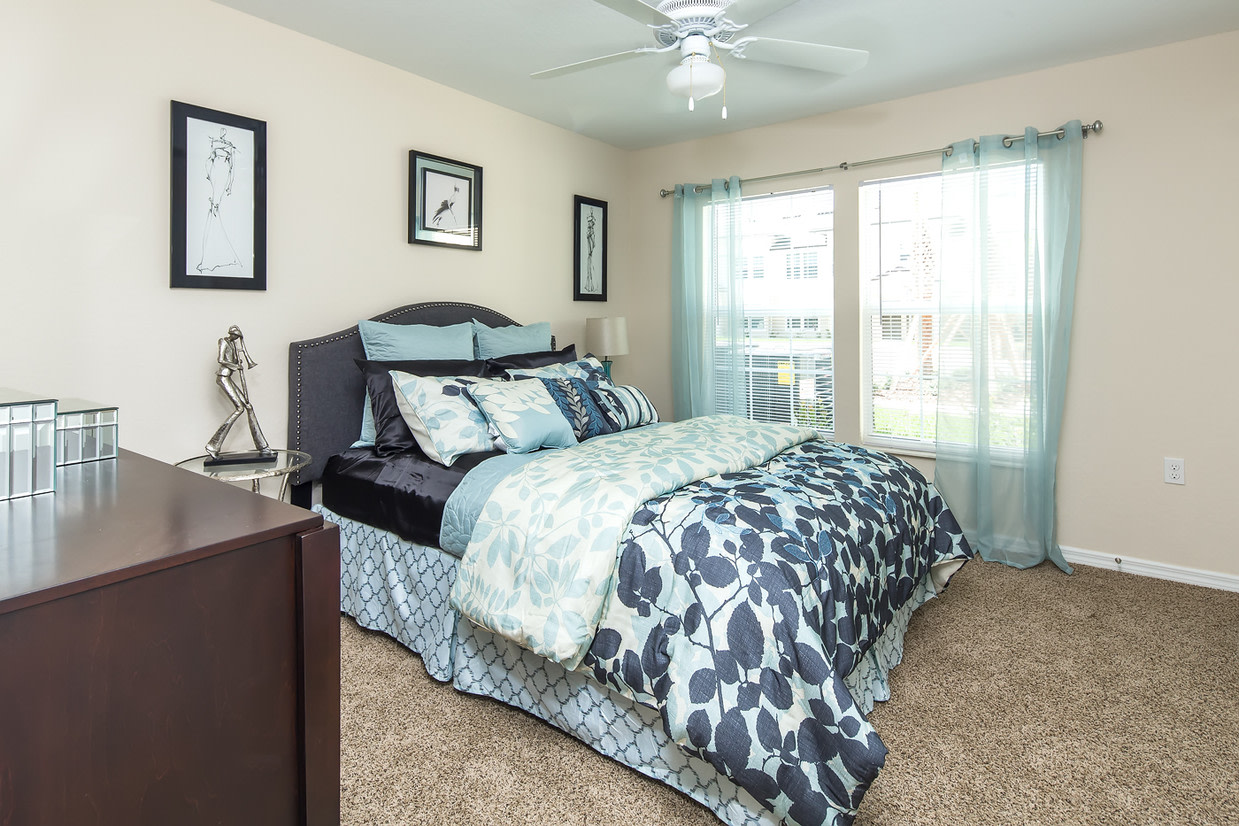 Oakwood Apartment Homes Image 7