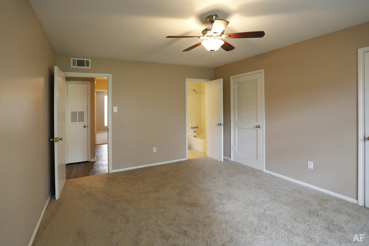 Bienville Towers Image 8