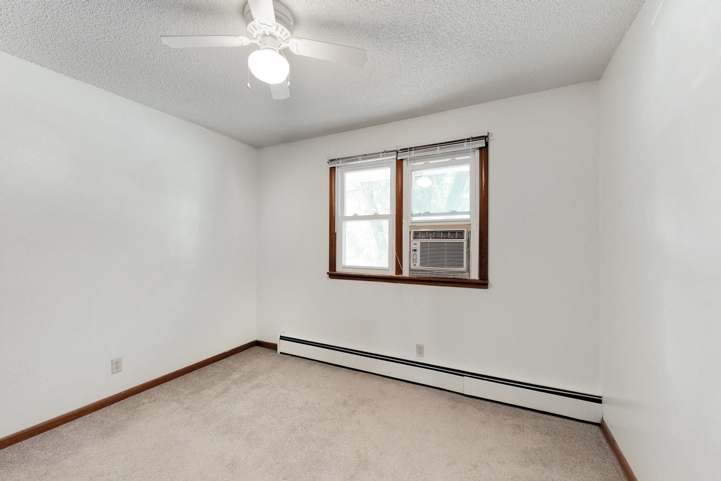 Plaza Manor Image 48
