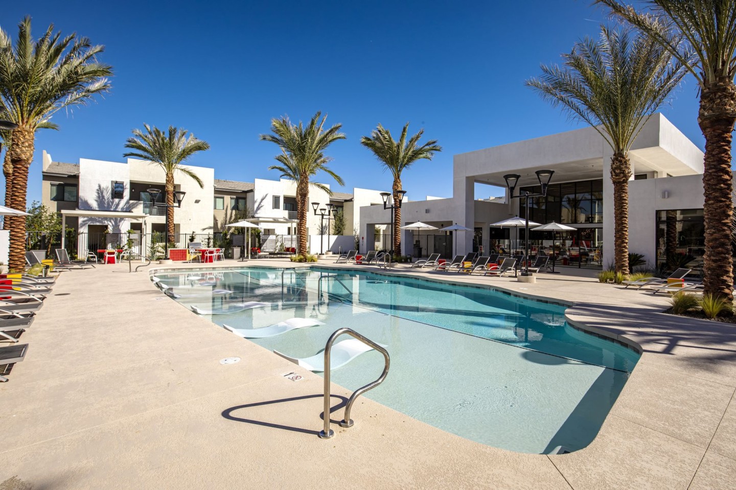 Revolution luxury apt homes Image 13