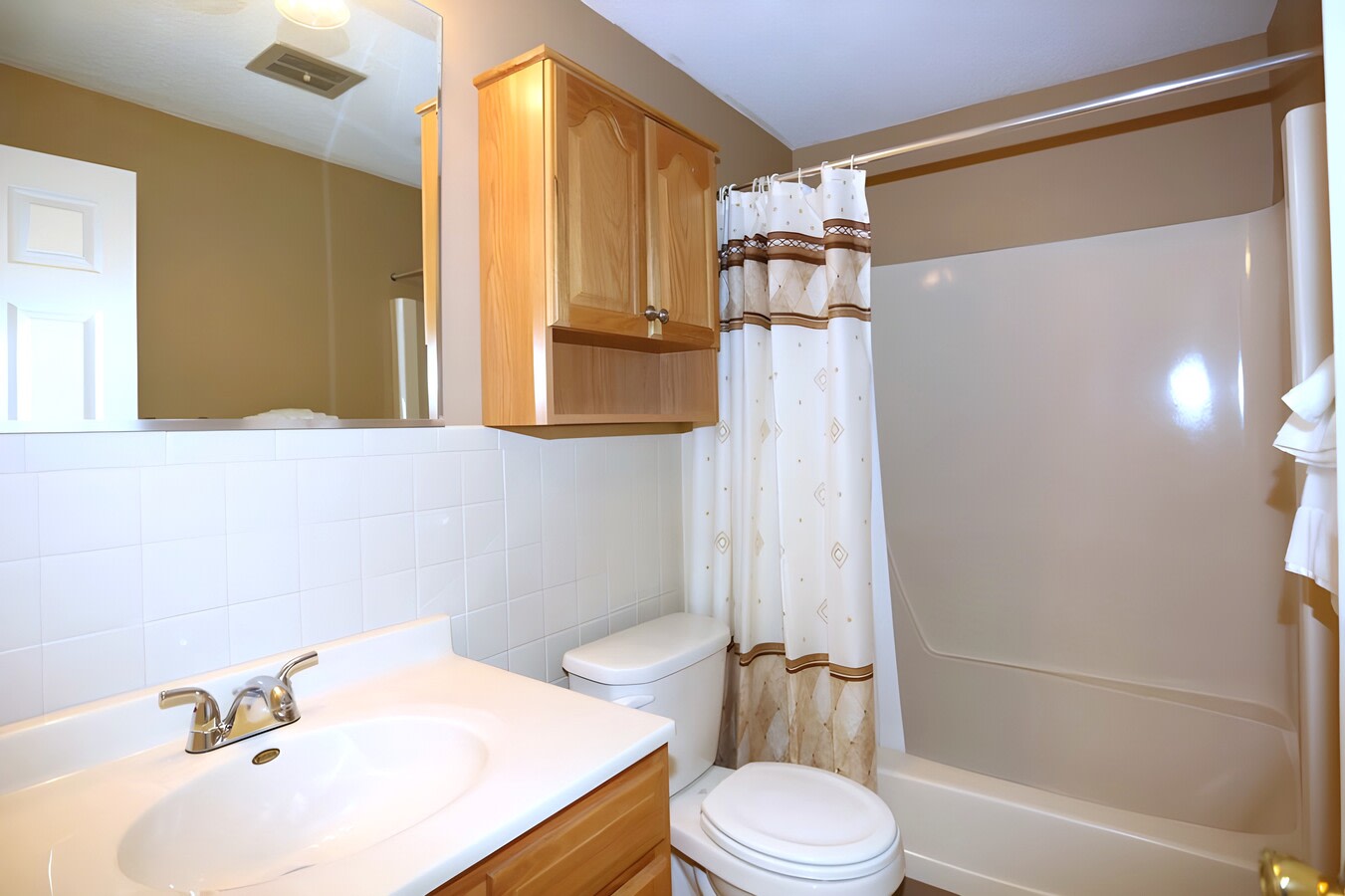 Hallmark Village Apartments Image 7