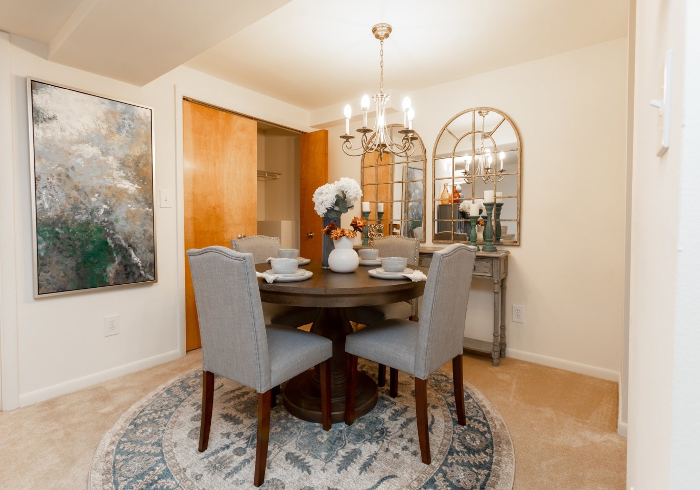 Spring Hill Apartments And Townhomes Image 10