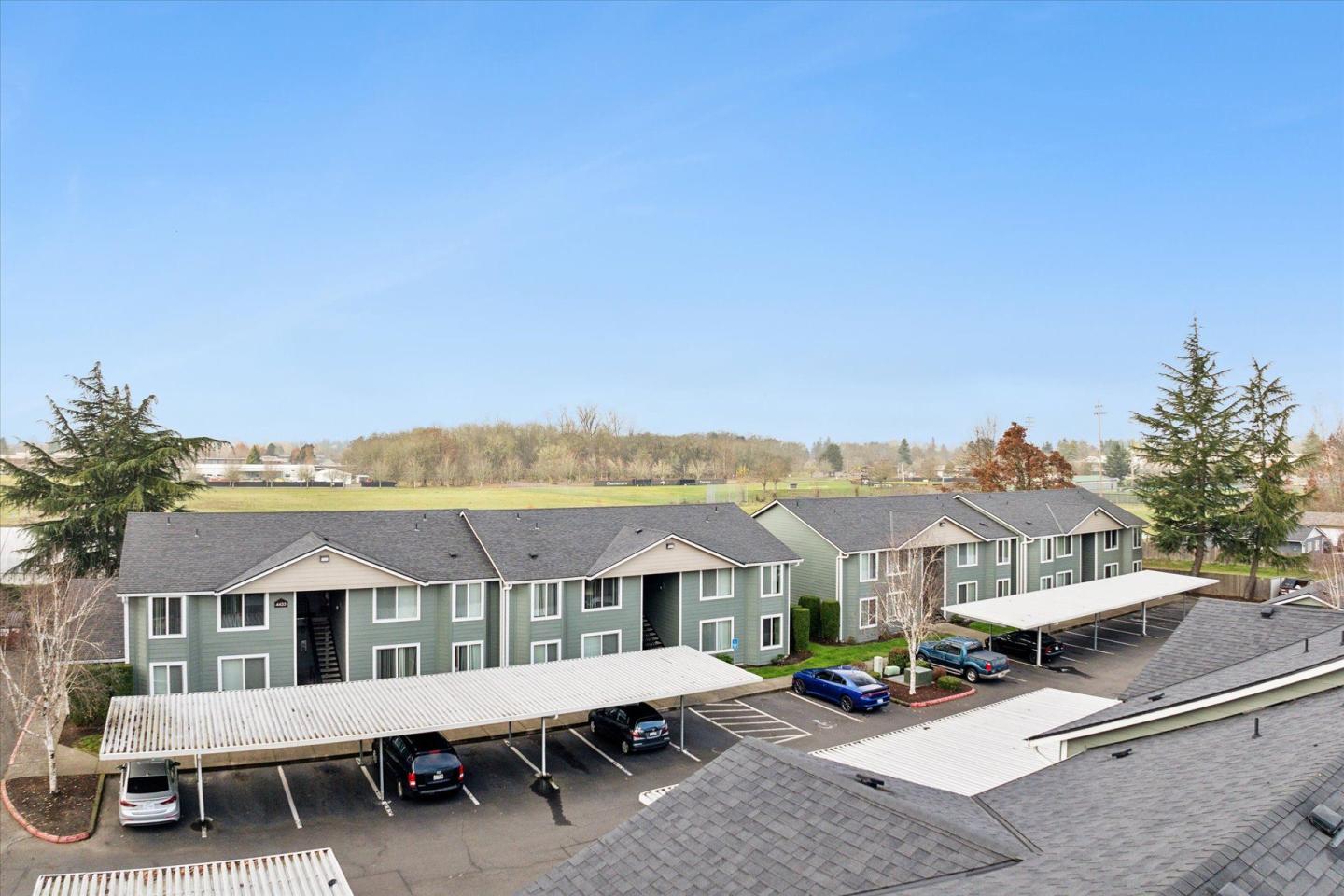 Oak Park Village Apartments Image 4