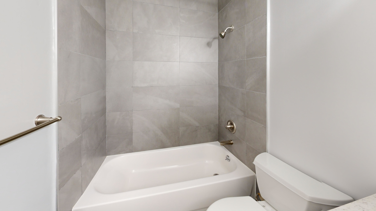 600 Oak Image 10