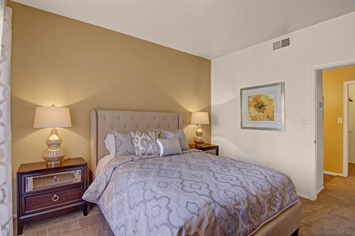 Atrium Court Apartment Homes Image 9