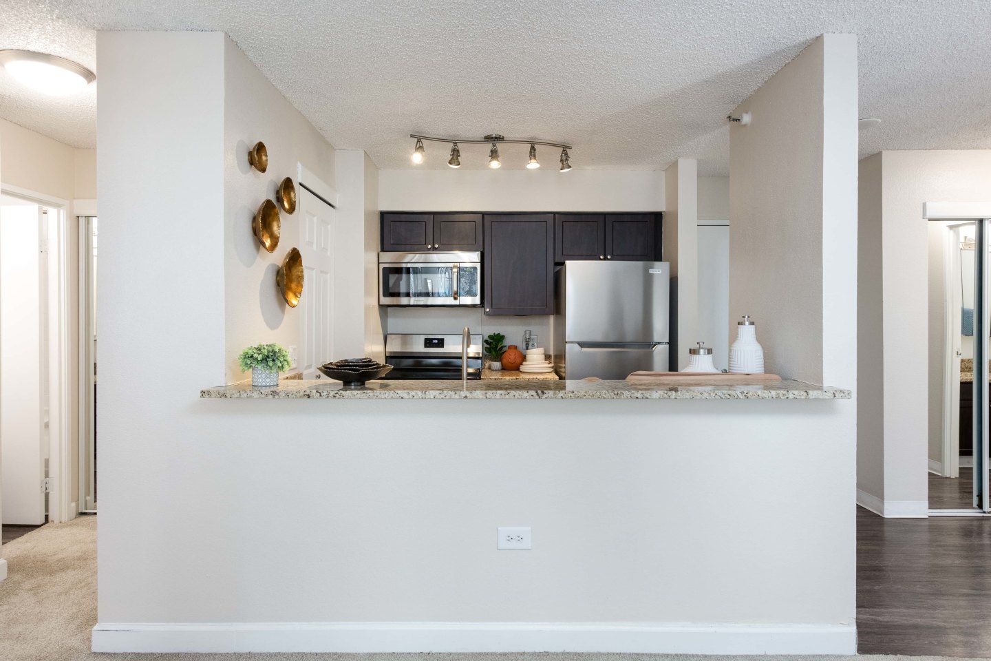 300 East Seventeenth Image 4