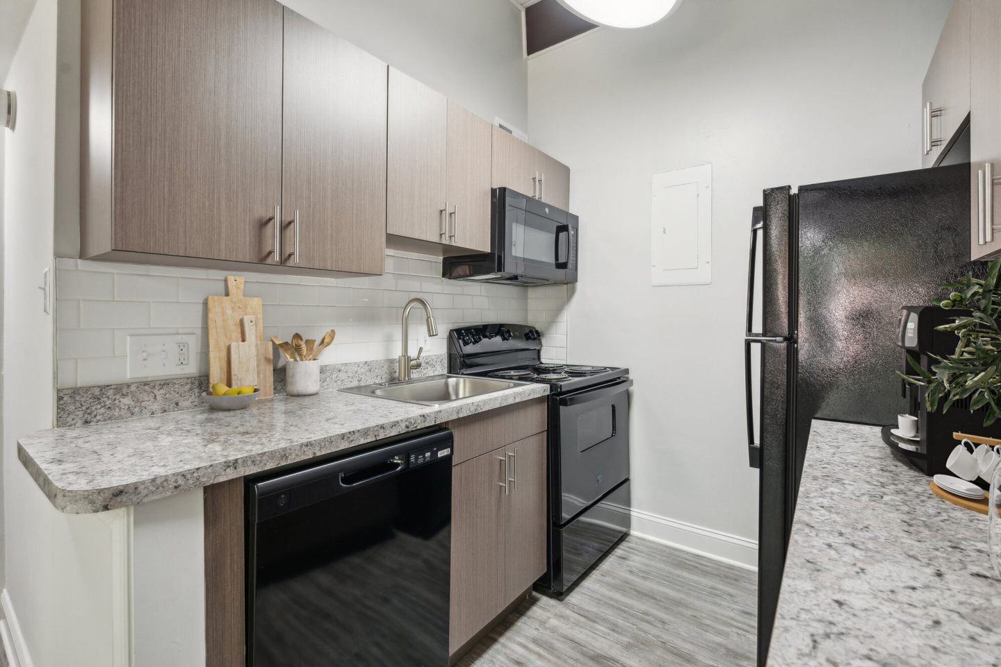 Glenmont Forest Apartments Image 4