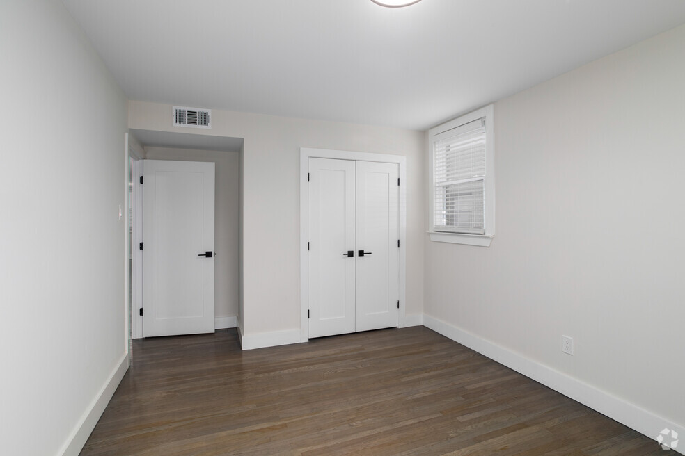 Parkview Manor Image 9