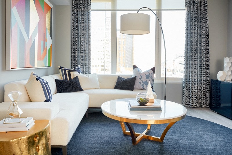 1221 Van Image 17