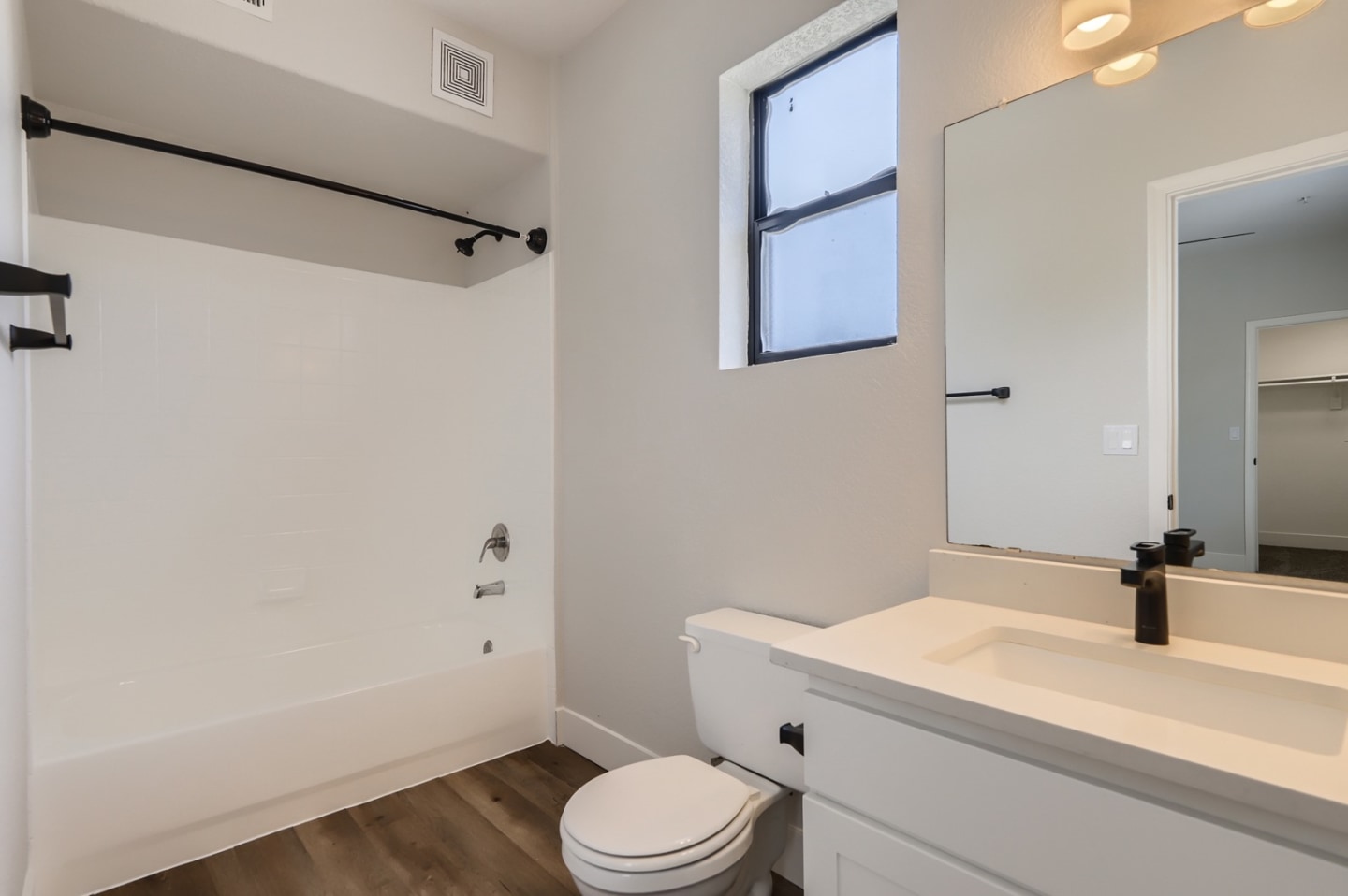 Mandarina Apartment Homes Image 92
