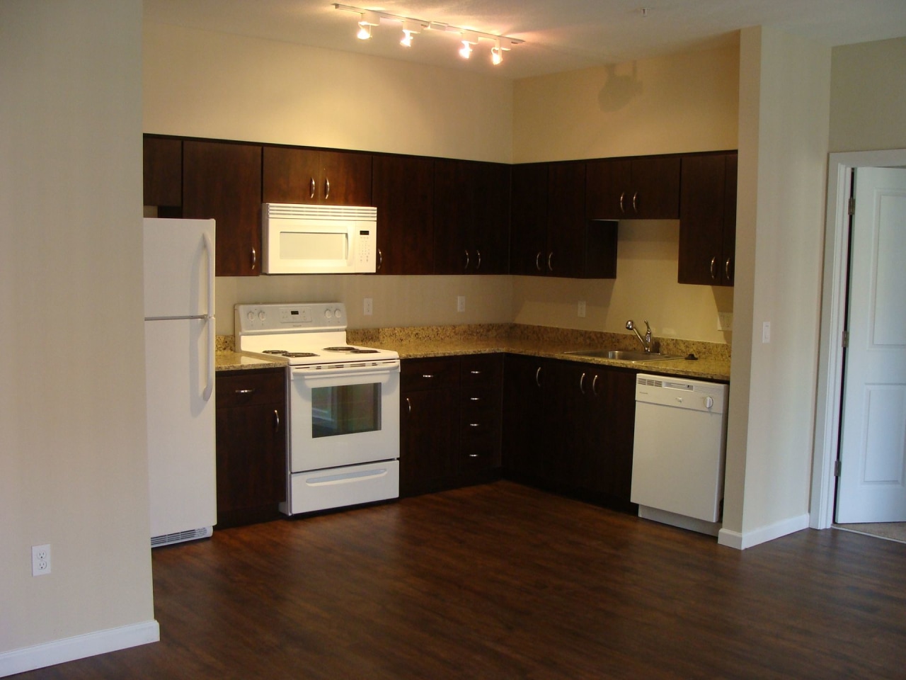 Cathedral Park Apartments Image 3