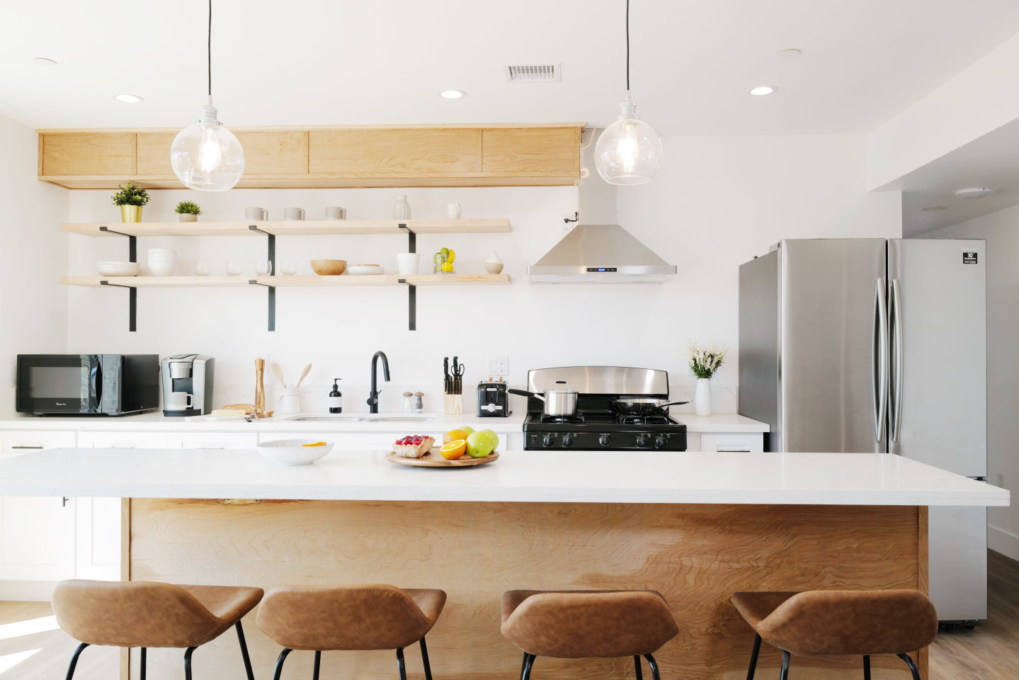 1607 W 35th Place - Co-Living Image 3