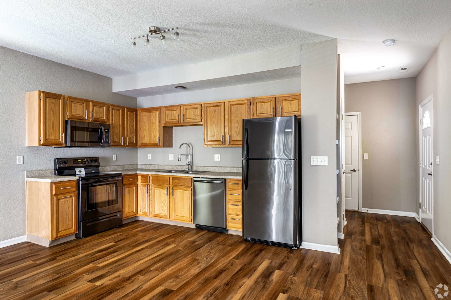 PineCrest Townhomes Image 16