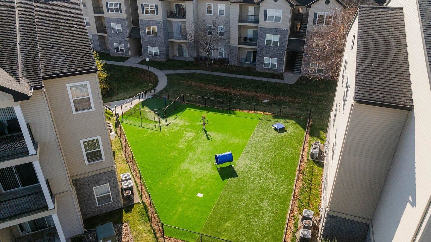92 West Image 51