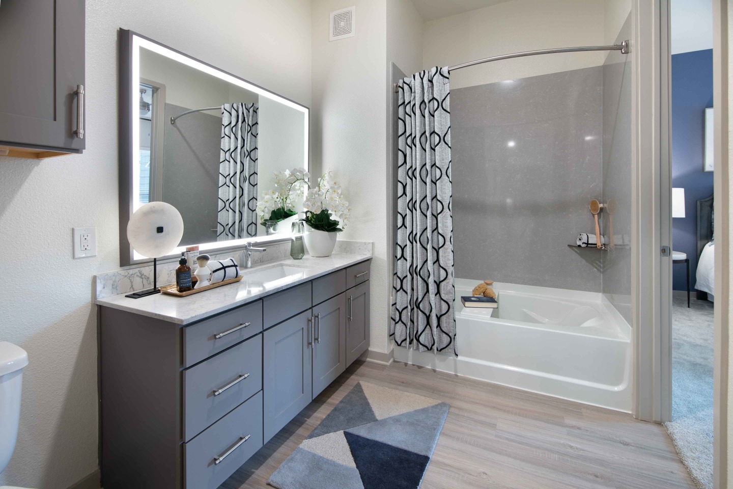 Sagemont Luxury Living Image 9