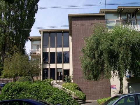 Evanston Arms Image 8