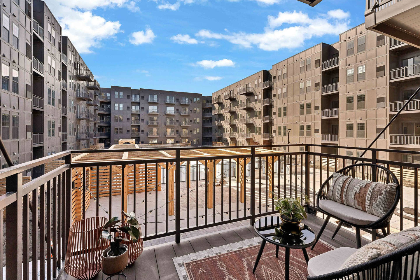 Metro 19 Apartments Image 15
