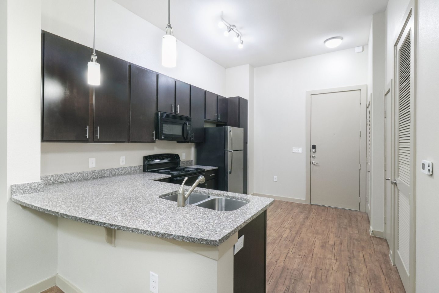 District at Medical Center Image 26