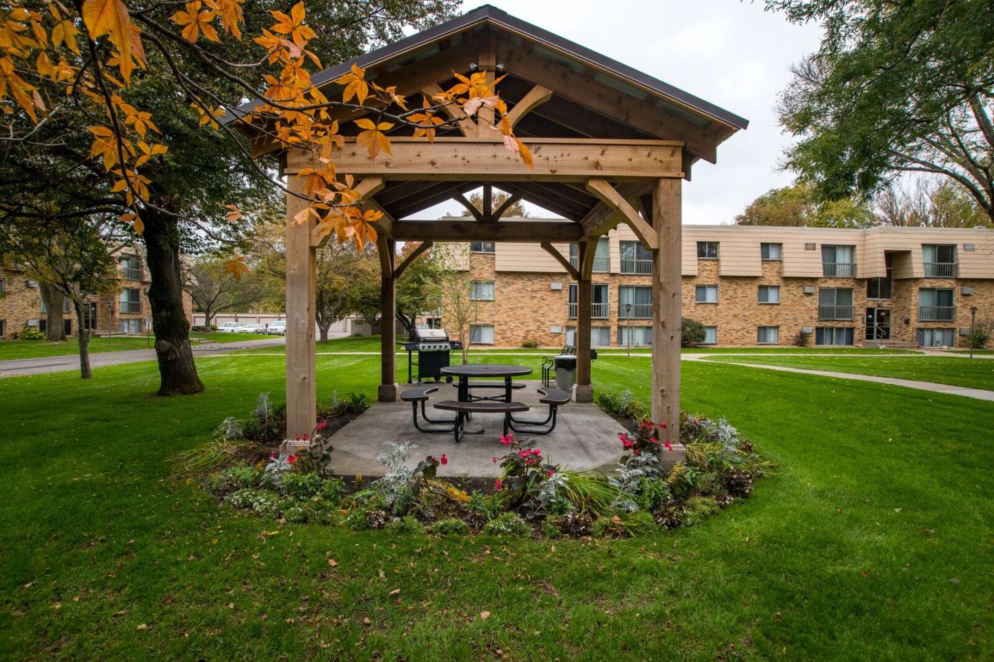 Saint Cloud Terrace Image 16