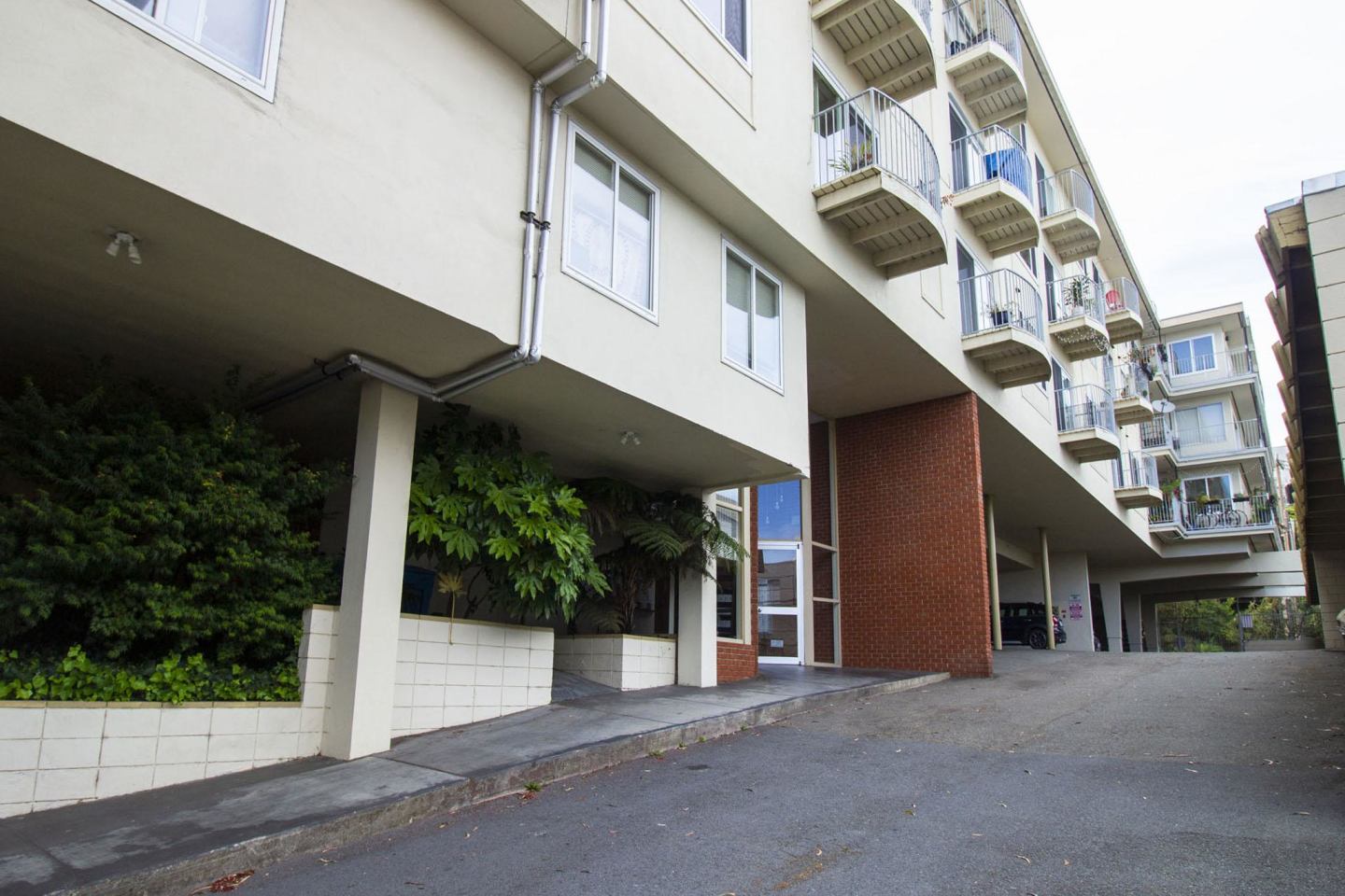 642 ALVARADO Apartments Image 10
