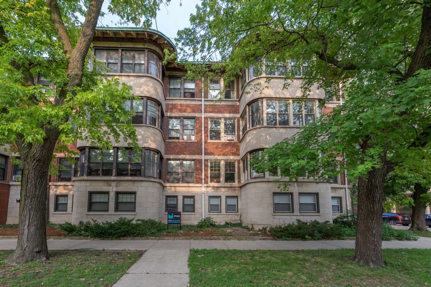 5337 S. Hyde Park Boulevard Image 3