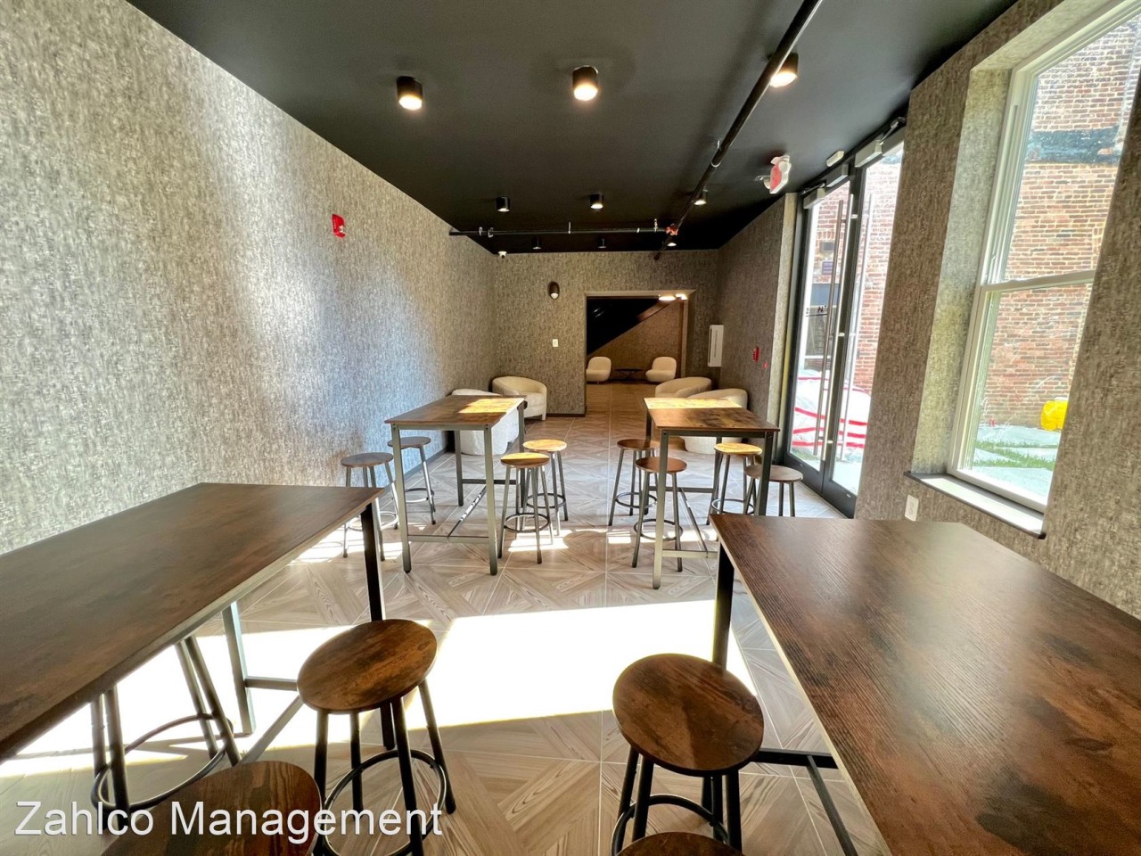 725 W Pratt Image 6