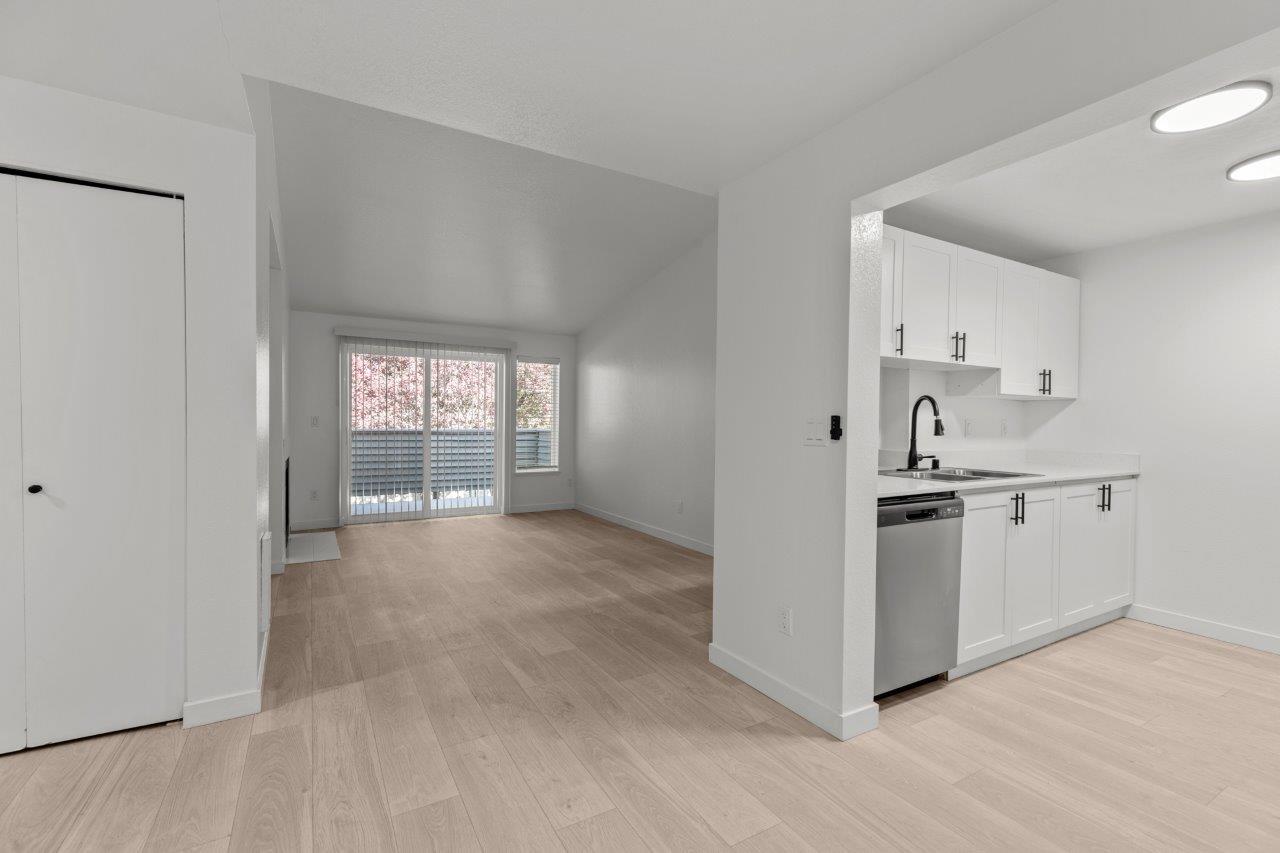 Woodstone Apartments Image 16