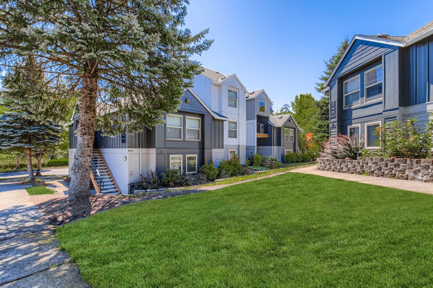 Sunnyside Village Image 33