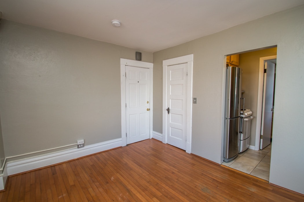 1501 Broadway St Image 6