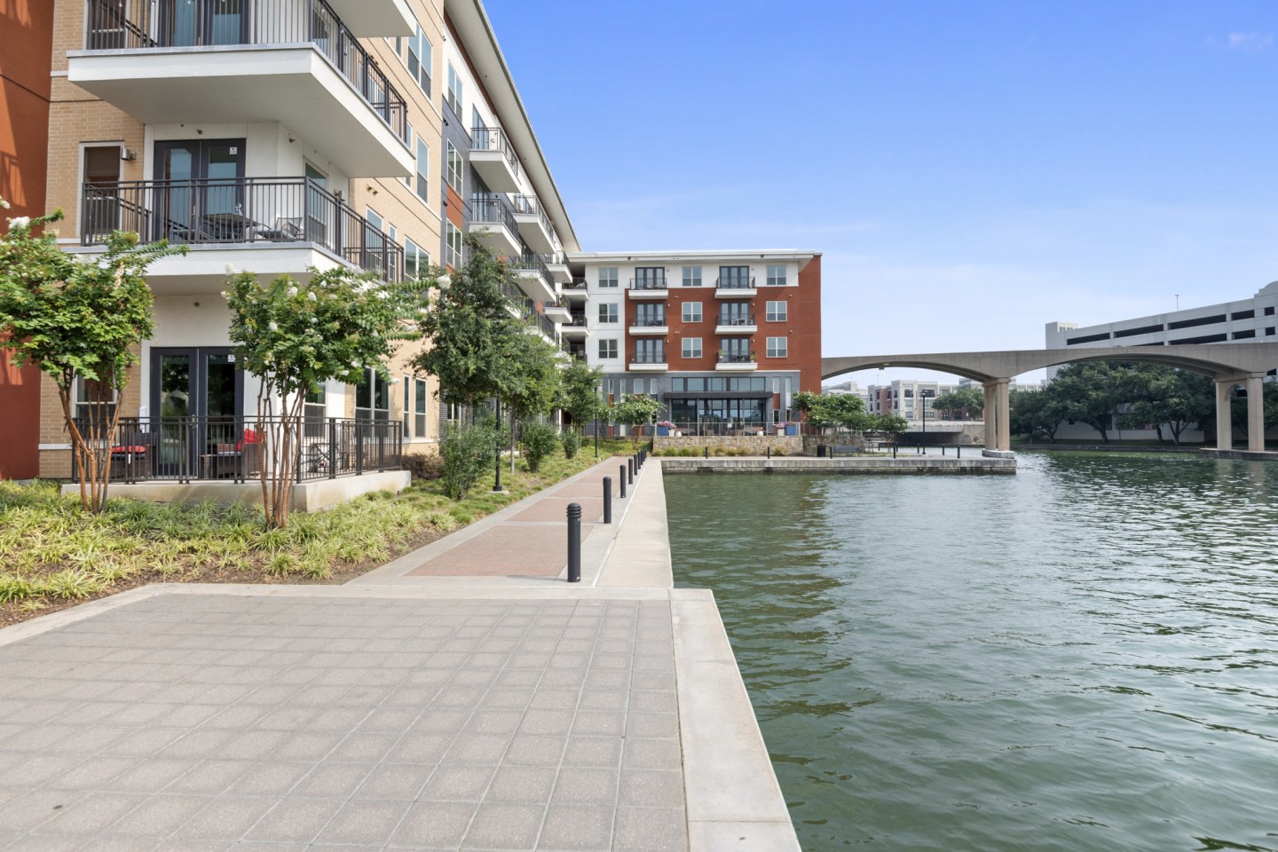 Gables Water Street Image 18