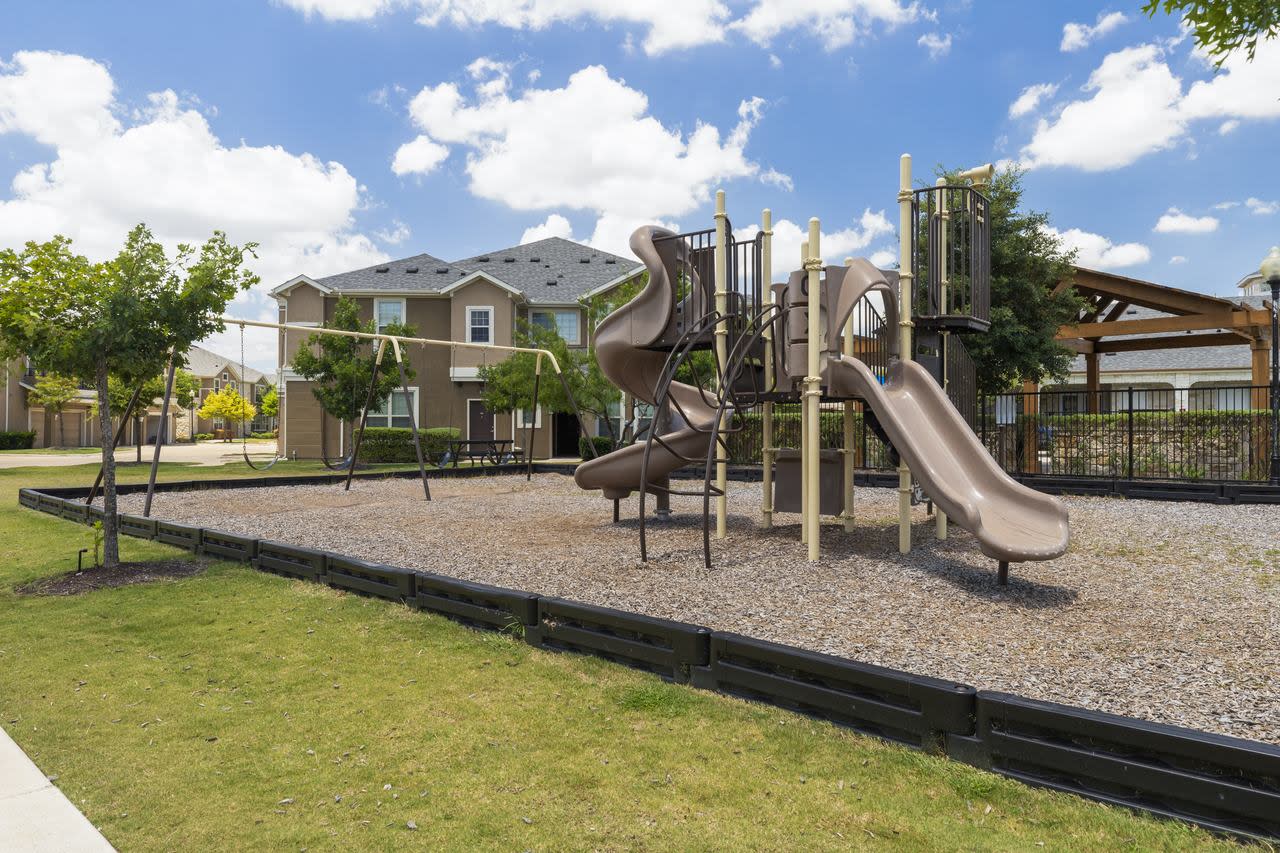 Century Stone Hill South Image 20