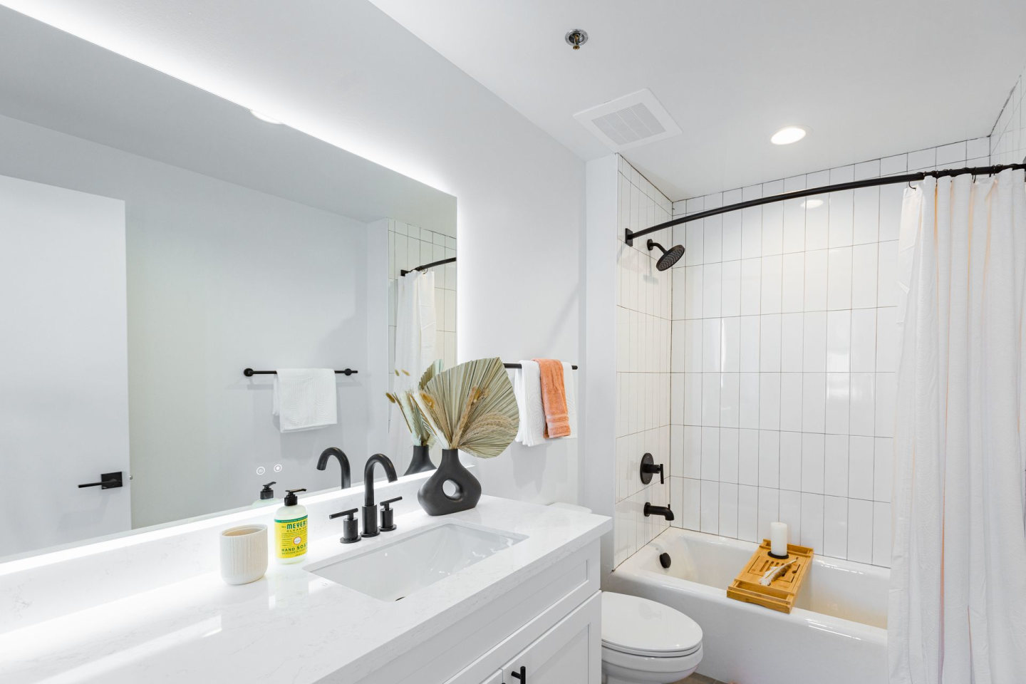 Lofts at Abrams Fixtures Image 14