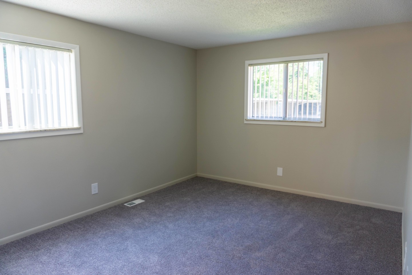 Carriage House Apartments Image 14