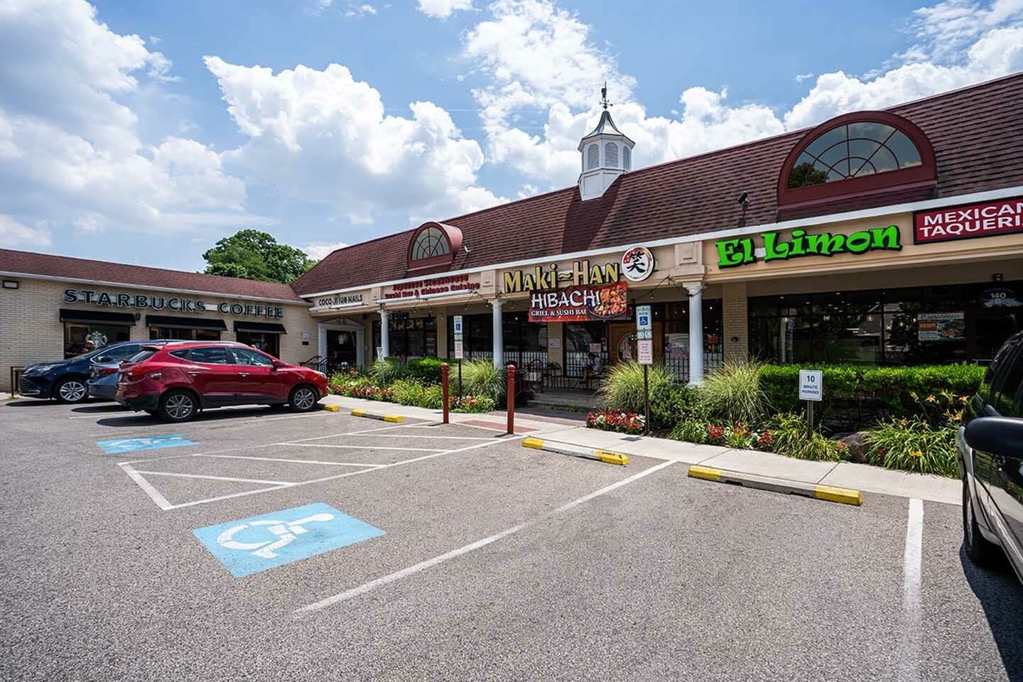 Summit Court Image 20