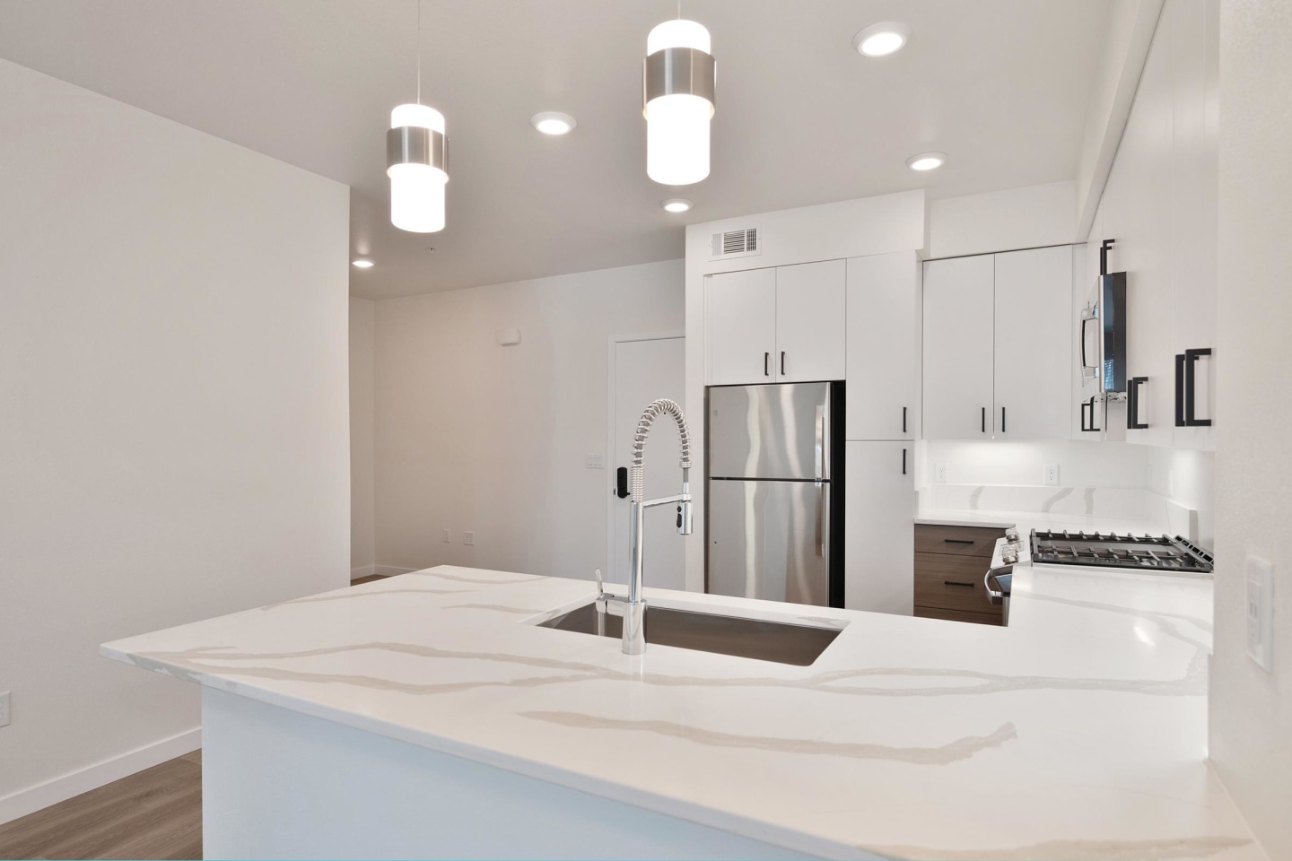Halcyon Apartments Image 219