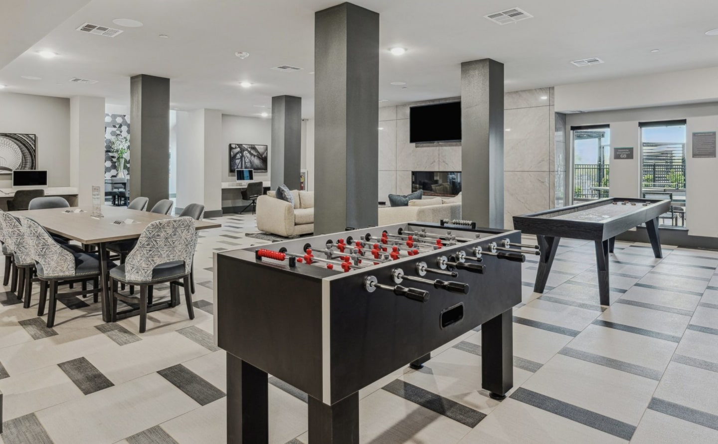 BroadVue Apartments Image 13