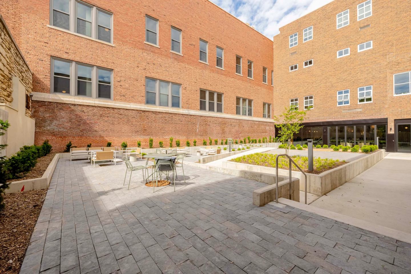 The Residences at Park 39 Image 24