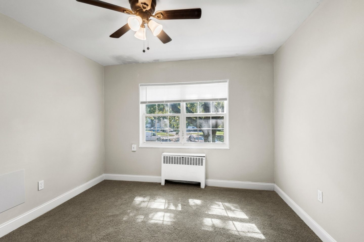 Laurel Court Apartments Image 19