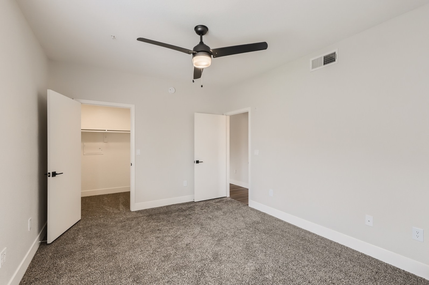 Mandarina Luxury Apartment Homes Image 47