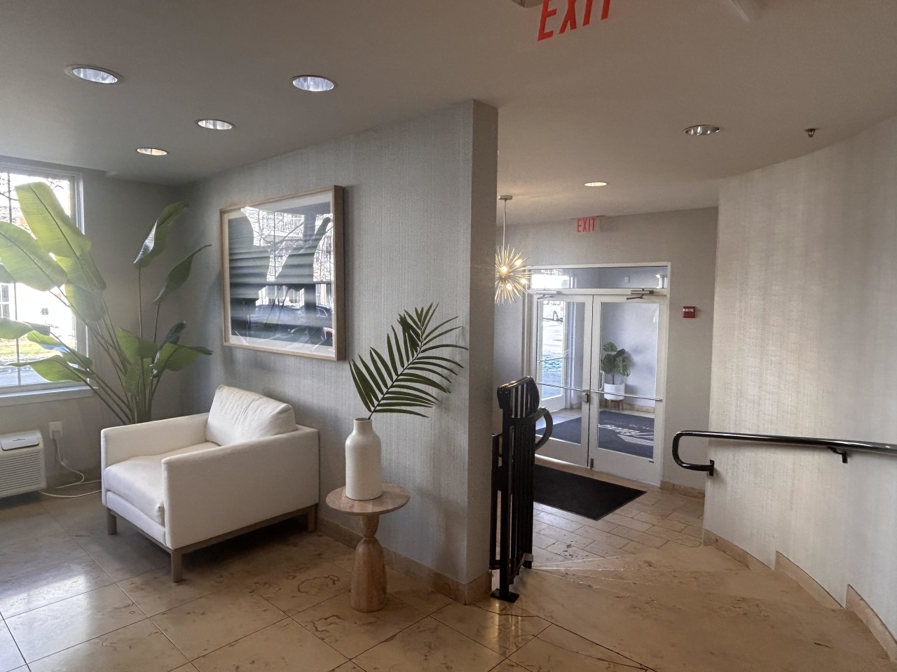 Pier Village Image 37