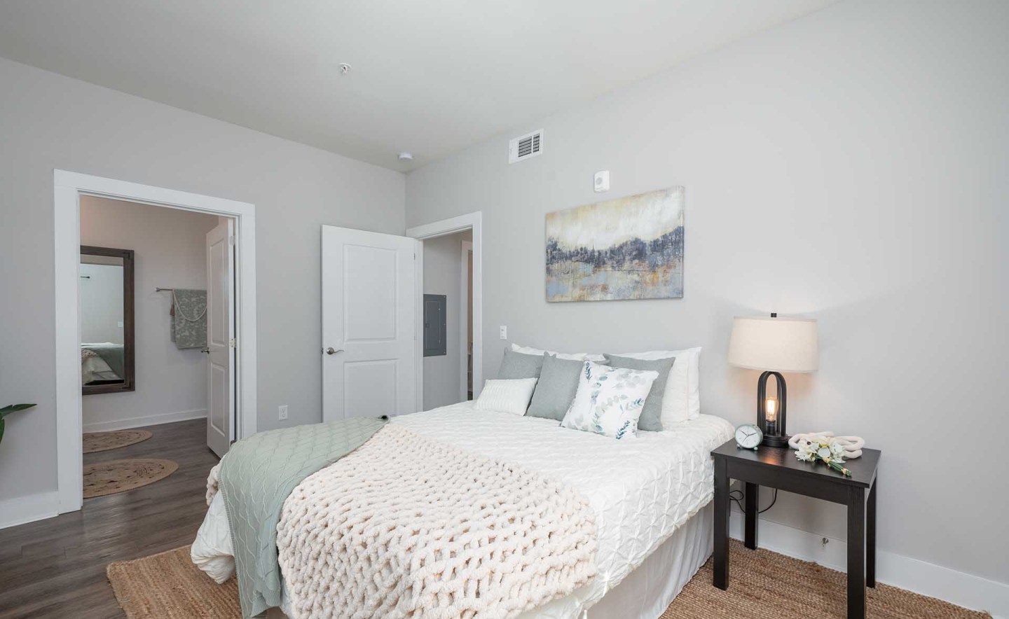 Paragon Luxury Apartments Image 12