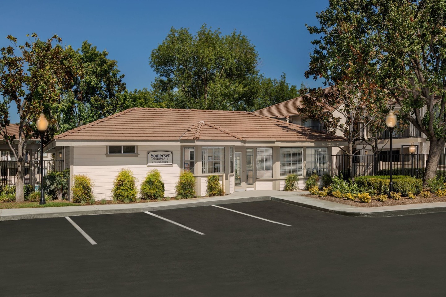 Somerset Apts. Image 15