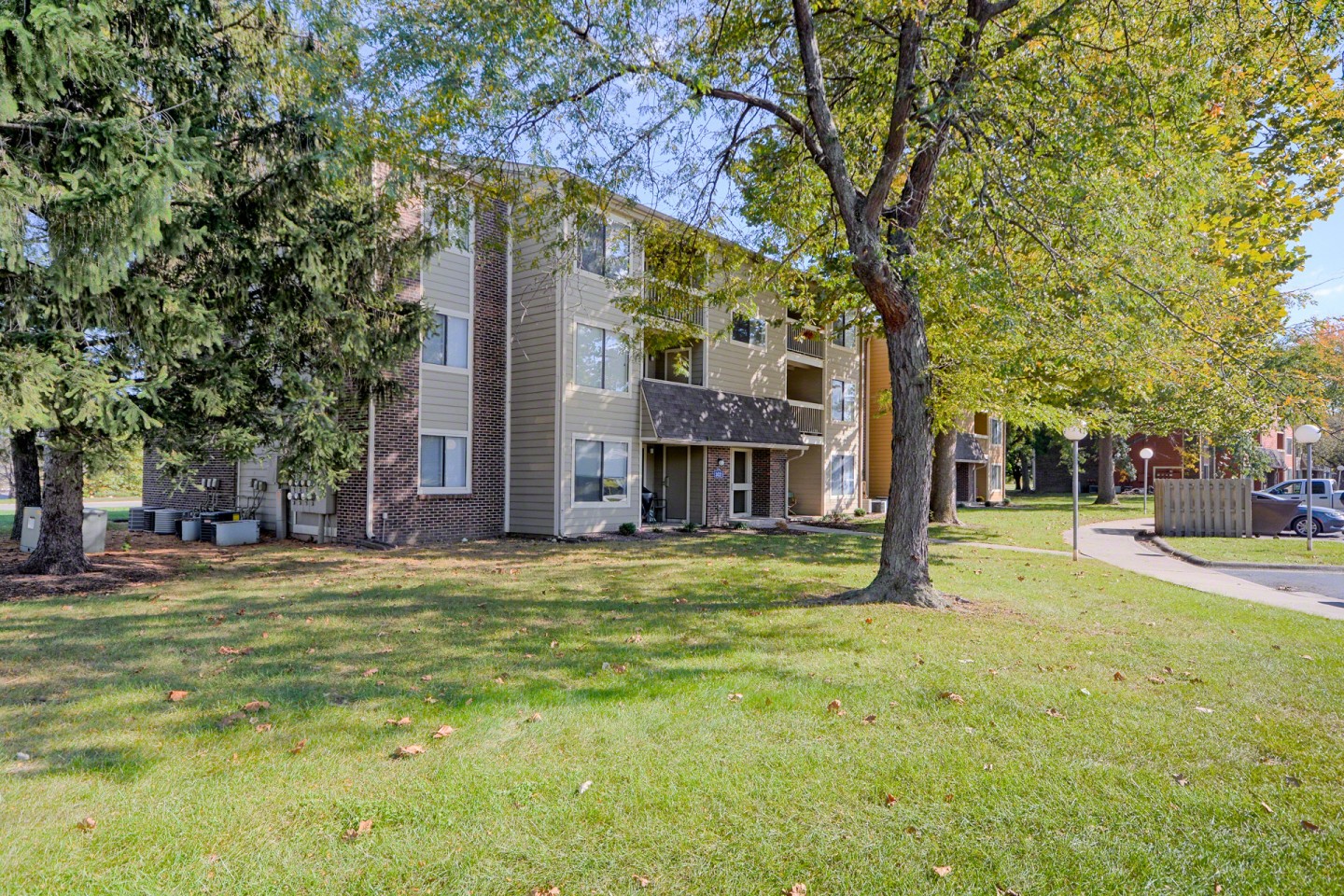 Pebble Point Apartments Image 24