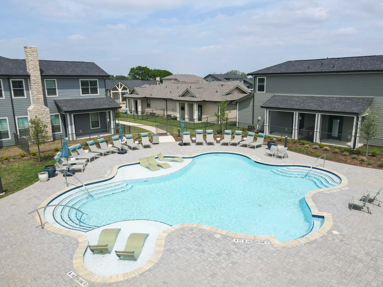 Home at Waller Image 45