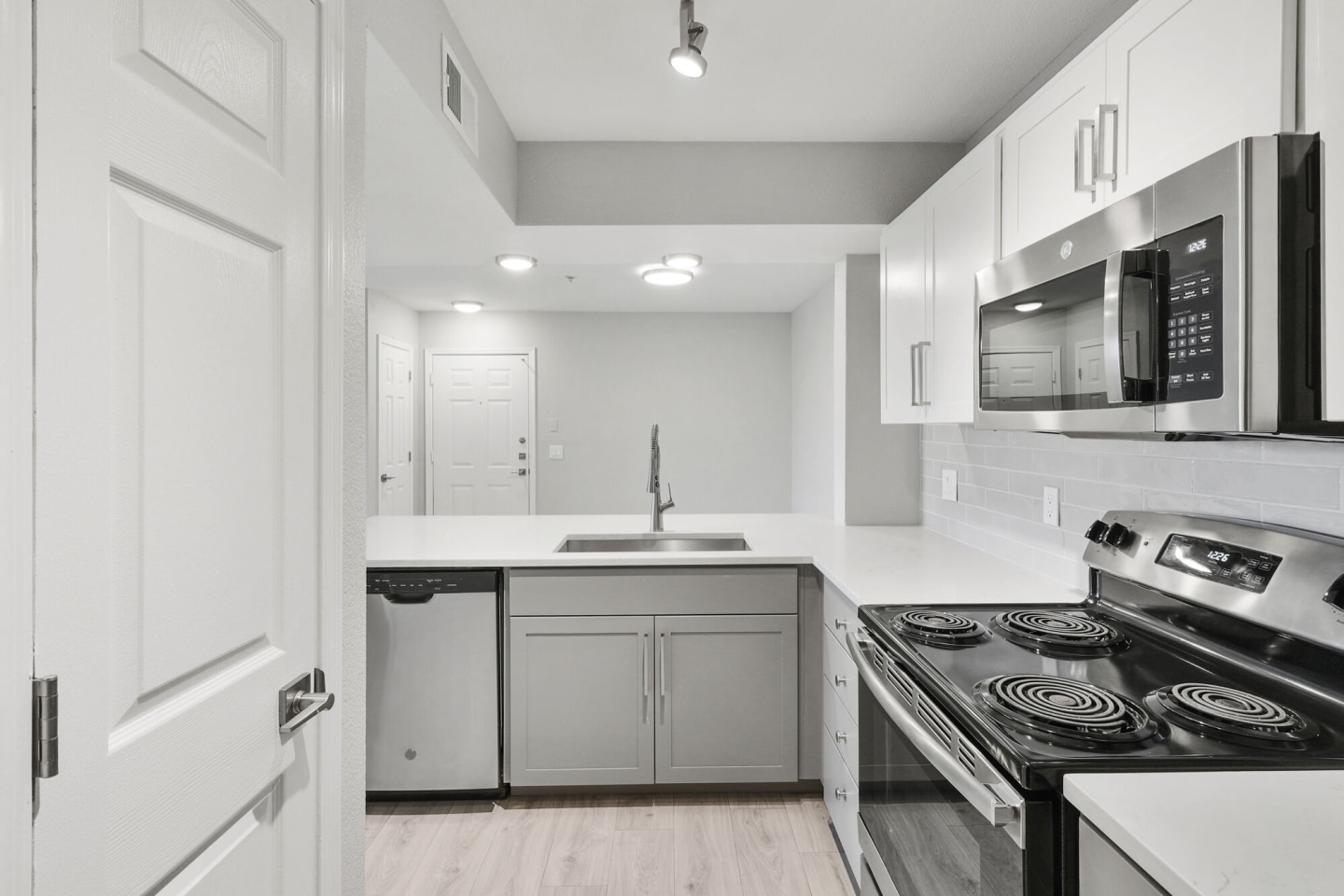 Lennox luxury living Image 2