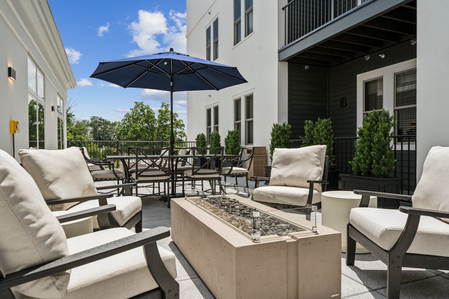 The Crest at Westhampton Image 9